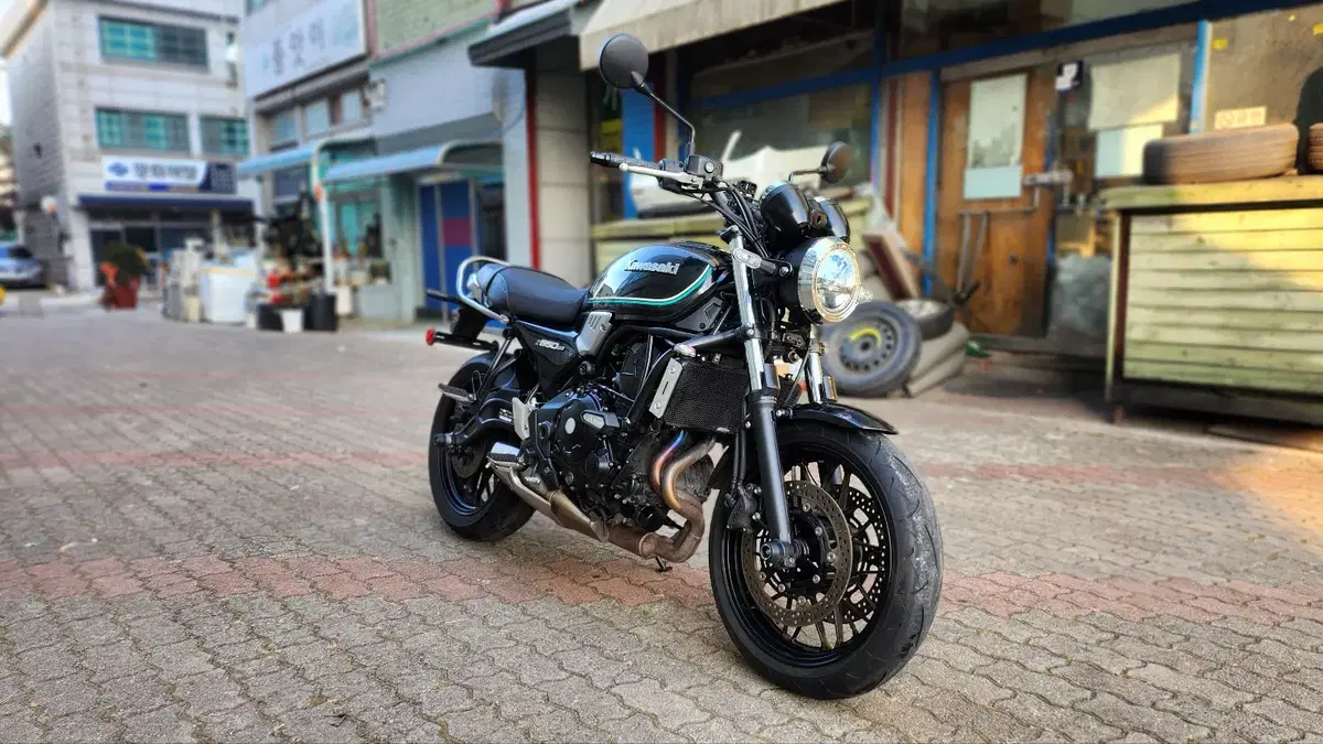 22년식 가와사키 Z650RS 판매합니다.